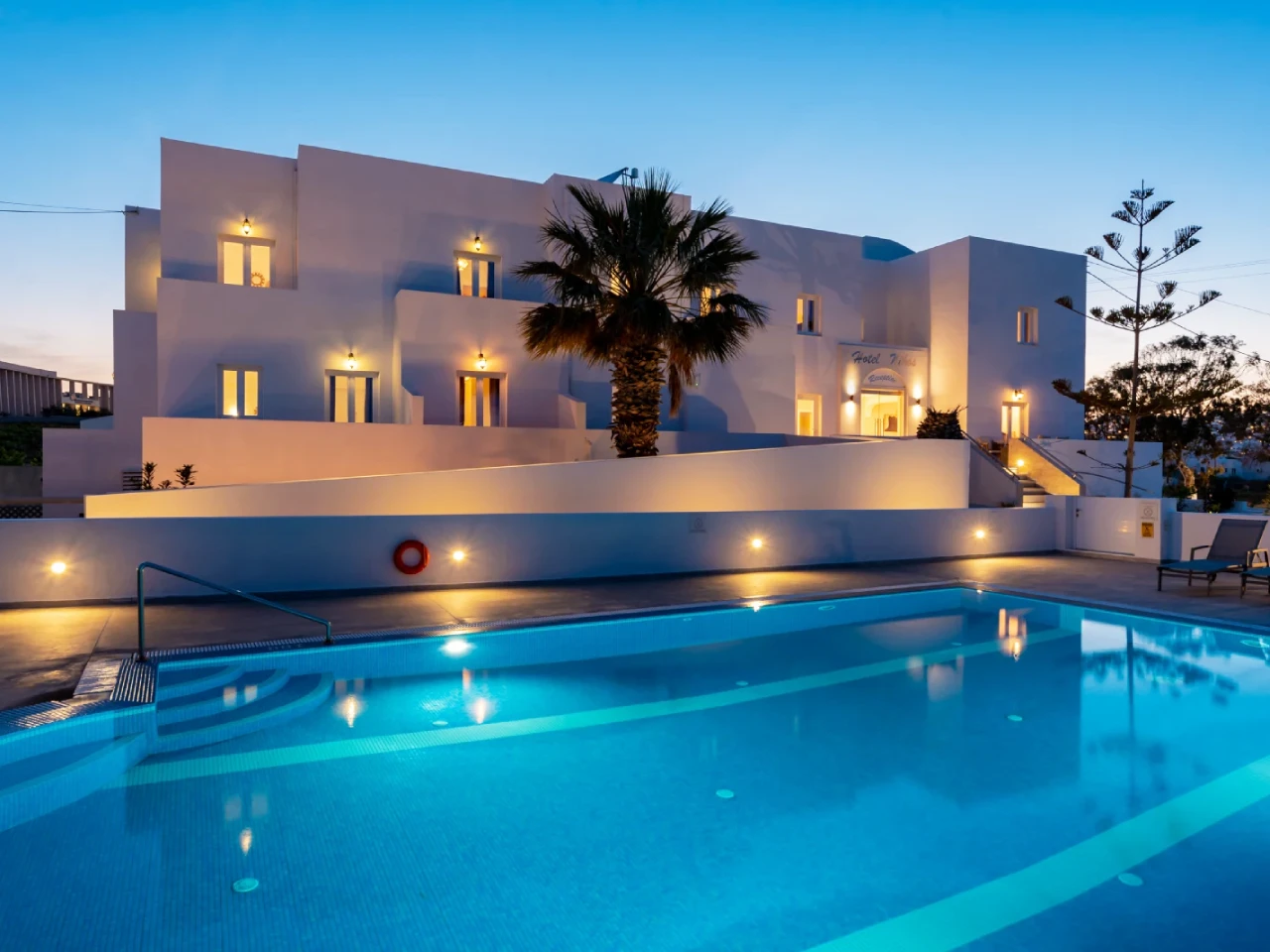 nikos hotel santorini bloom travel